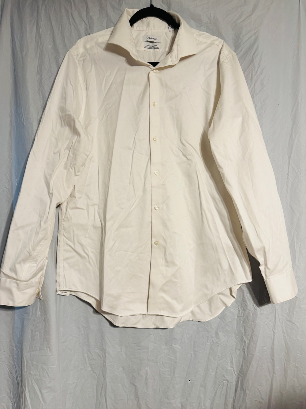 Calvin Klein Men’s 17 34/35 Slim Fit Infinite Non Iron Stretch Dress Shirt Ivory